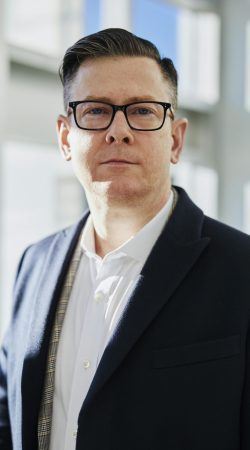 pexels-linkedin-2182970